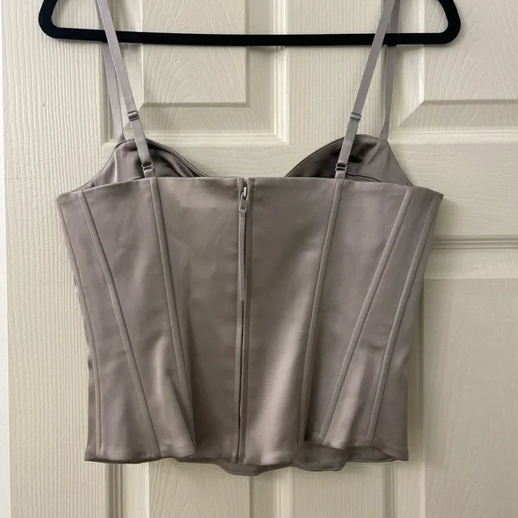 NWT Aritzia Dazzle Satin Bustier Top Ashen Size 10 - Picture 2 of 8